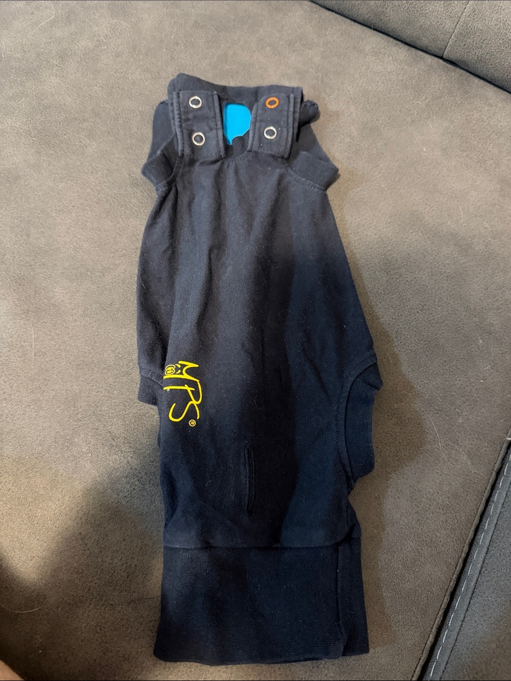 Black Dog Hoodie with Yellow Logo - Brand: Unknown